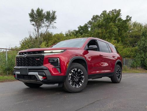 Radiant Red Tintcoat 2026 Chevrolet Traverse AWD Z71