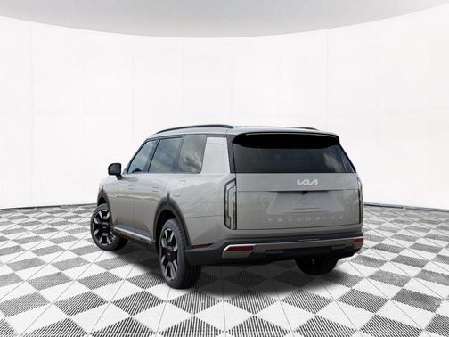 Ivory Silver 2027 Kia Telluride S