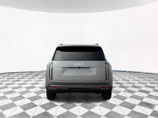 Ivory Silver 2027 Kia Telluride S