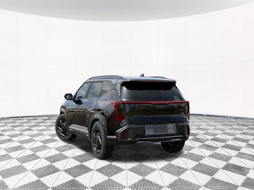 Aurora Black Pearl 2027 Kia Seltos X-Line SX