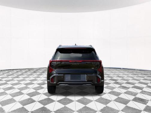Aurora Black Pearl 2027 Kia Seltos X-Line SX