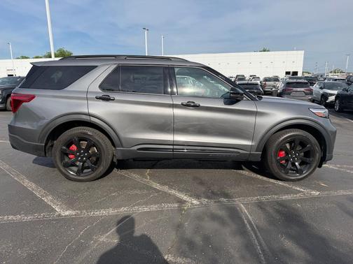 Carbonized Gray Metallic 2023 Ford Explorer ST