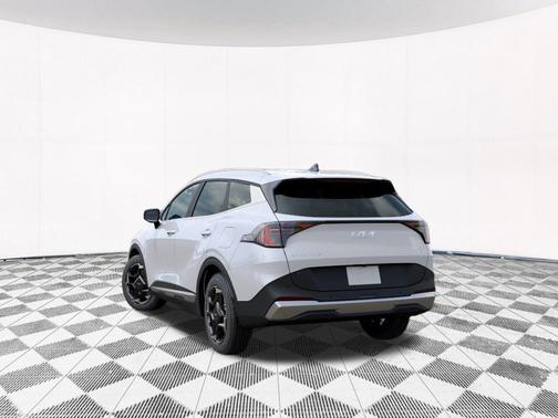 Snow White Pearl 2026 Kia Sportage Hybrid EX