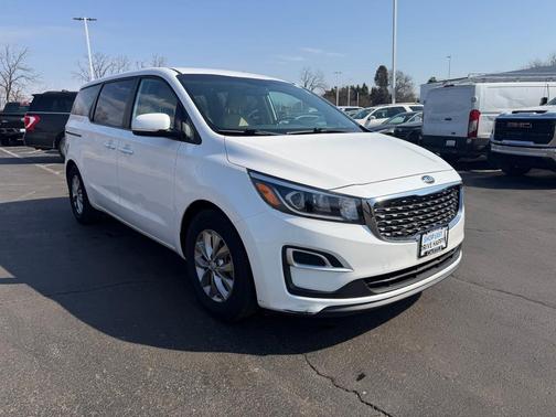 Snow White Pearl 2019 Kia Sedona LX