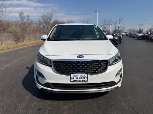 Snow White Pearl 2019 Kia Sedona LX