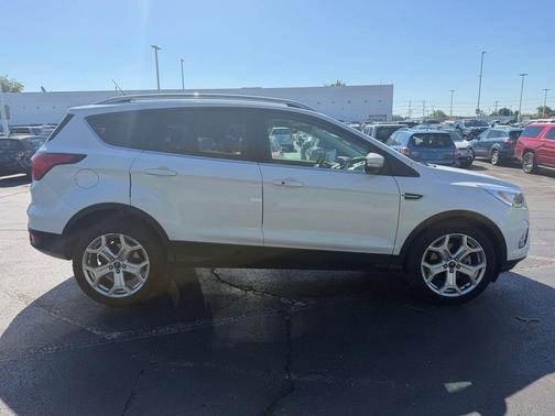 White Platinum Metallic Tri-Coat 2019 Ford Escape Titanium