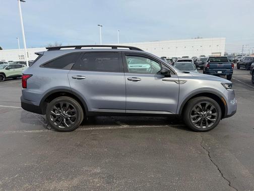 Everlasting Silver 2023 Kia Sorento EX