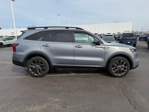 Everlasting Silver 2023 Kia Sorento EX