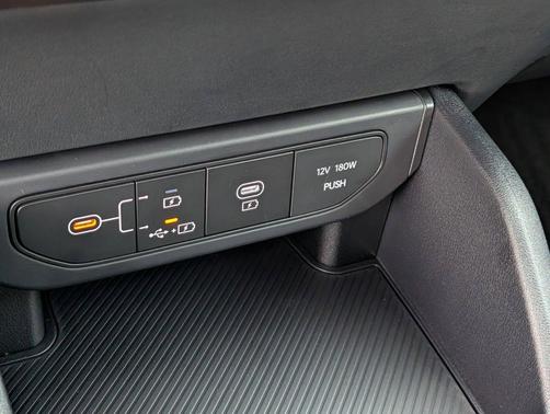 Aurora Black Pearl 2026 Kia K4 LXS