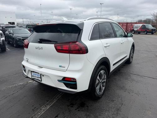Snow White Pearl 2022 Kia Niro EV EX