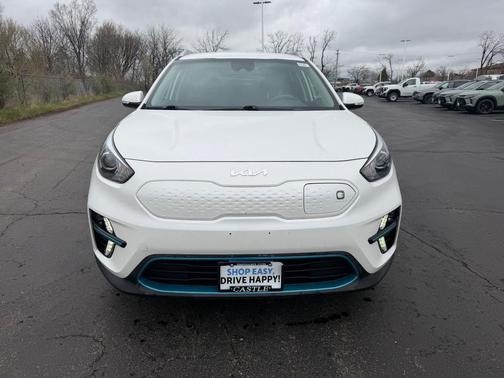 Snow White Pearl 2022 Kia Niro EV EX