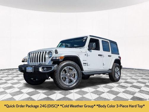 Bright White Clearcoat 2022 Jeep Wrangler Unlimited Sahara