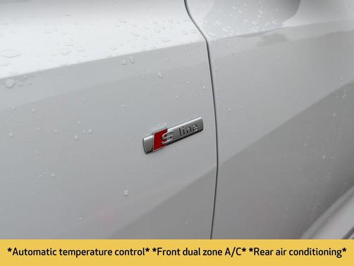 Glacier White Metallic 2023 Audi Q8 55 Premium Plus