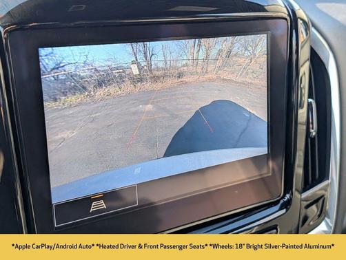 Summit White 2022 Chevrolet Traverse LT Cloth