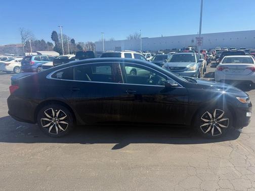 Mosaic Black Metallic 2021 Chevrolet Malibu FWD RS