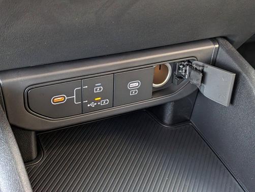 Aurora Black Pearl 2027 Kia K4 LXS