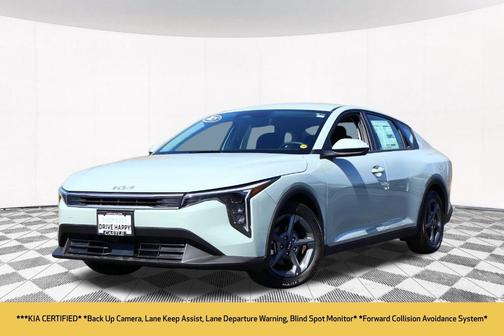 2025 Kia K4 LXS