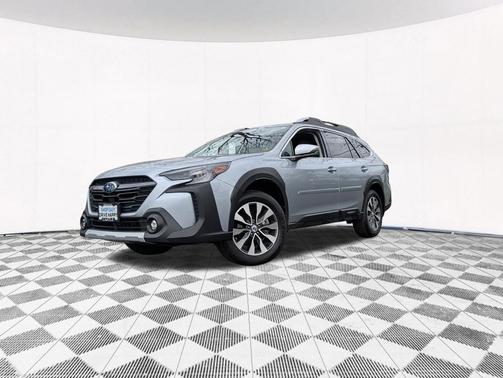 Ice Silver Metallic 2025 Subaru Outback Touring