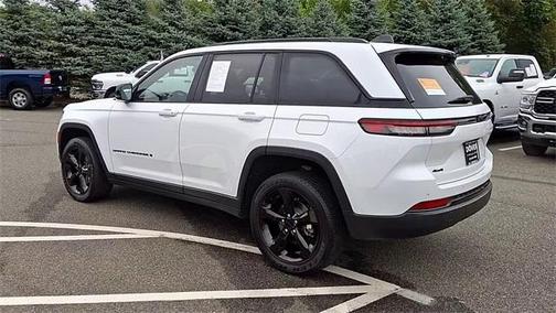 2022 Jeep Grand Cherokee Altitude