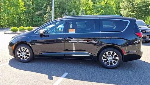 2023 Chrysler Pacifica Hybrid Pinnacle