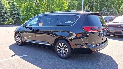 2023 Chrysler Pacifica Hybrid Pinnacle