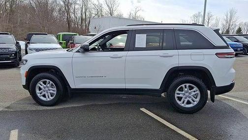 2025 Jeep Grand Cherokee Laredo
