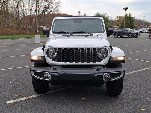 2024 Jeep Gladiator Sport