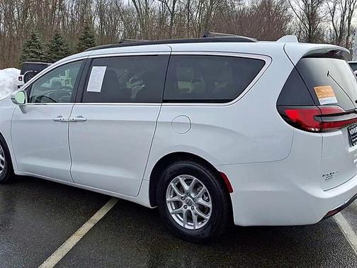 2022 Chrysler Pacifica Touring-L