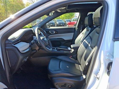Bright White Clearcoat 2026 Jeep Compass Limited