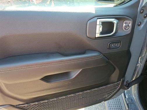 Anvil Clearcoat 2025 Jeep Wrangler 4xe Sahara