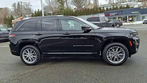 2023 Jeep Grand Cherokee Summit