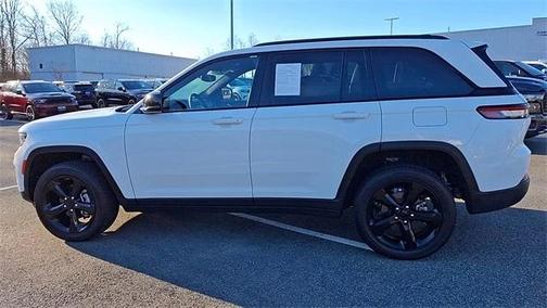 2024 Jeep Grand Cherokee Laredo