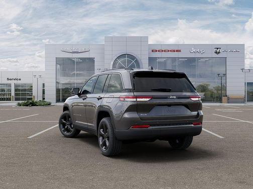 Metallic 2026 Jeep Grand Cherokee Limited 4x4