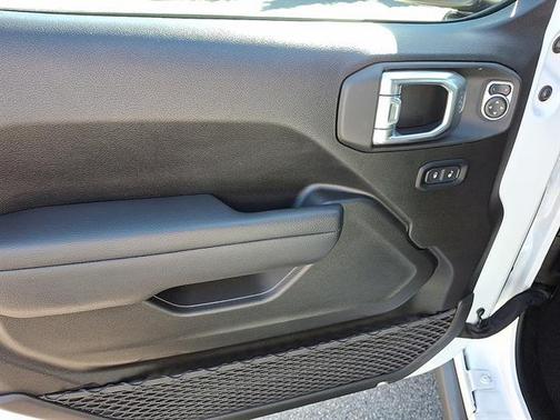 Bright White Clearcoat 2025 Jeep Wrangler Sport