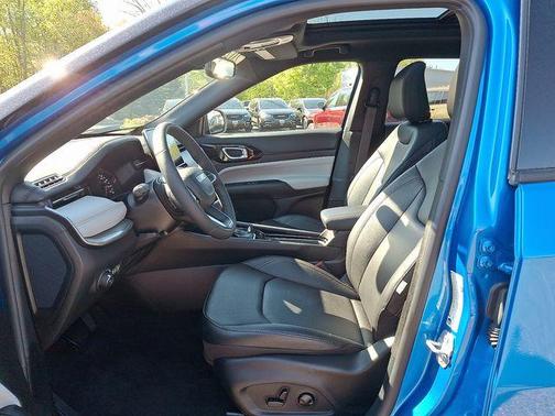 Hydro Blue Pearl 2025 Jeep Compass Limited