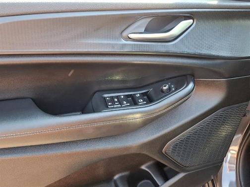 Metallic 2023 Jeep Grand Cherokee Laredo