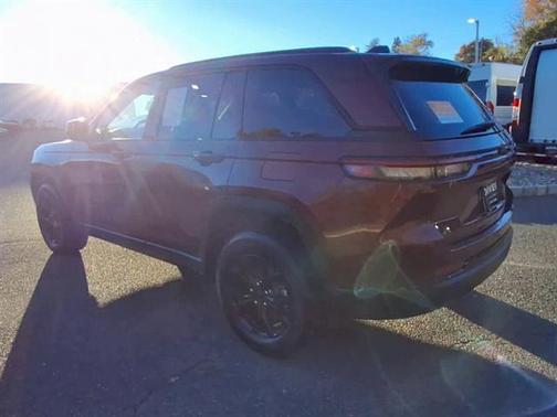 2024 Jeep Grand Cherokee Laredo