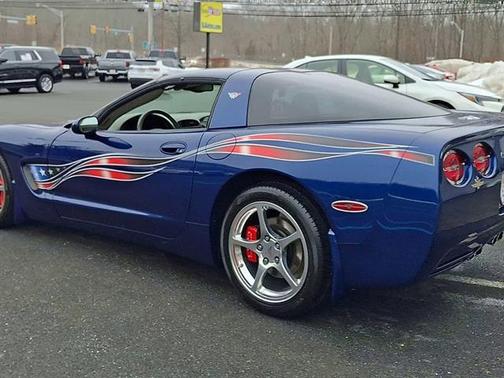 2004 Chevrolet Corvette Base