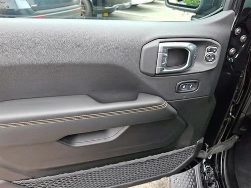 Black Clearcoat 2025 Jeep Wrangler 4xe Sahara