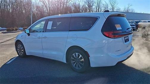2024 Chrysler Pacifica Hybrid Select