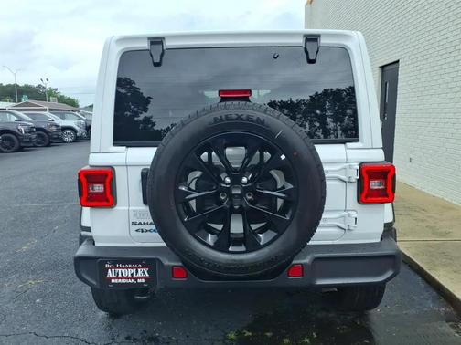 Bright White Clearcoat 2025 Jeep Wrangler 4xe Sahara