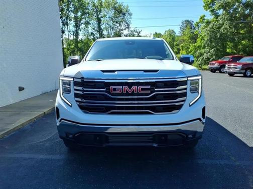 White 2025 GMC Sierra 1500 SLT