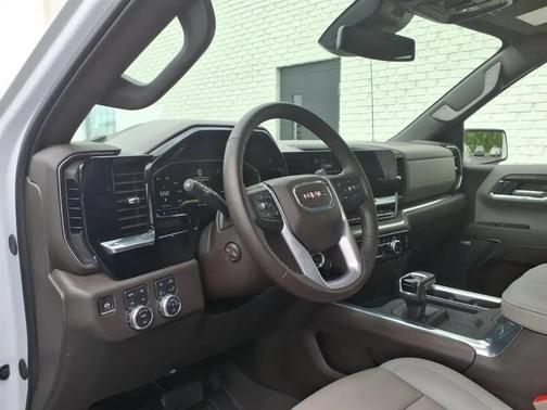White Frost Tricoat 2024 GMC Sierra 1500 SLT
