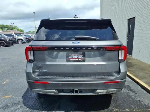 Carbonized Gray Metallic 2025 Ford Explorer Active