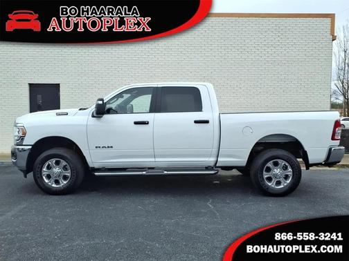 2024 RAM 2500 Big Horn Crew Cab 4x4 6'4' Box