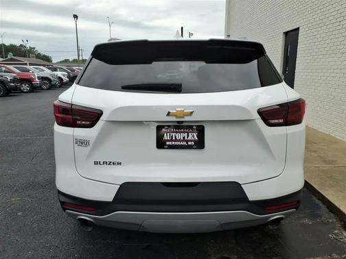 Summit White 2024 Chevrolet Blazer 2LT