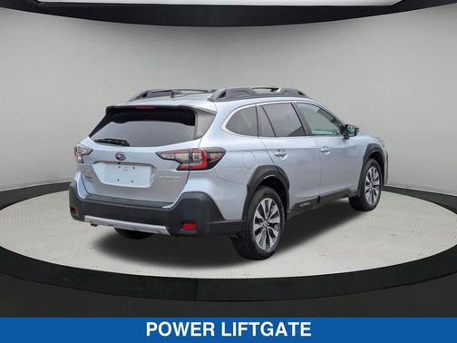 Ice Silver Metallic 2023 Subaru Outback Limited XT