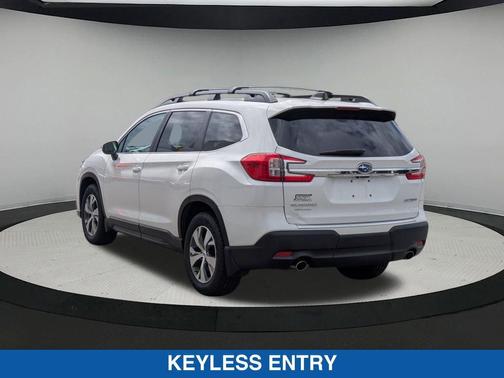 Crystal White Pearl 2023 Subaru Ascent Premium 8-Passenger