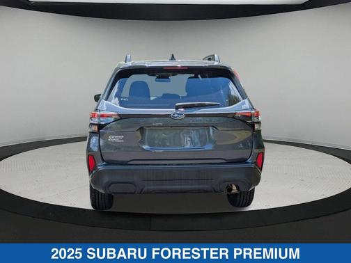 Magnetite Gray Metallic 2025 Subaru Forester Premium