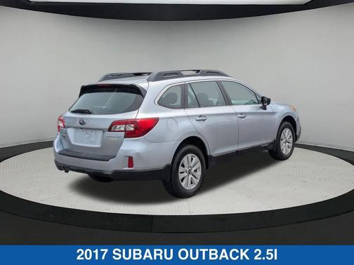 Ice Silver Metallic 2017 Subaru Outback 2.5i